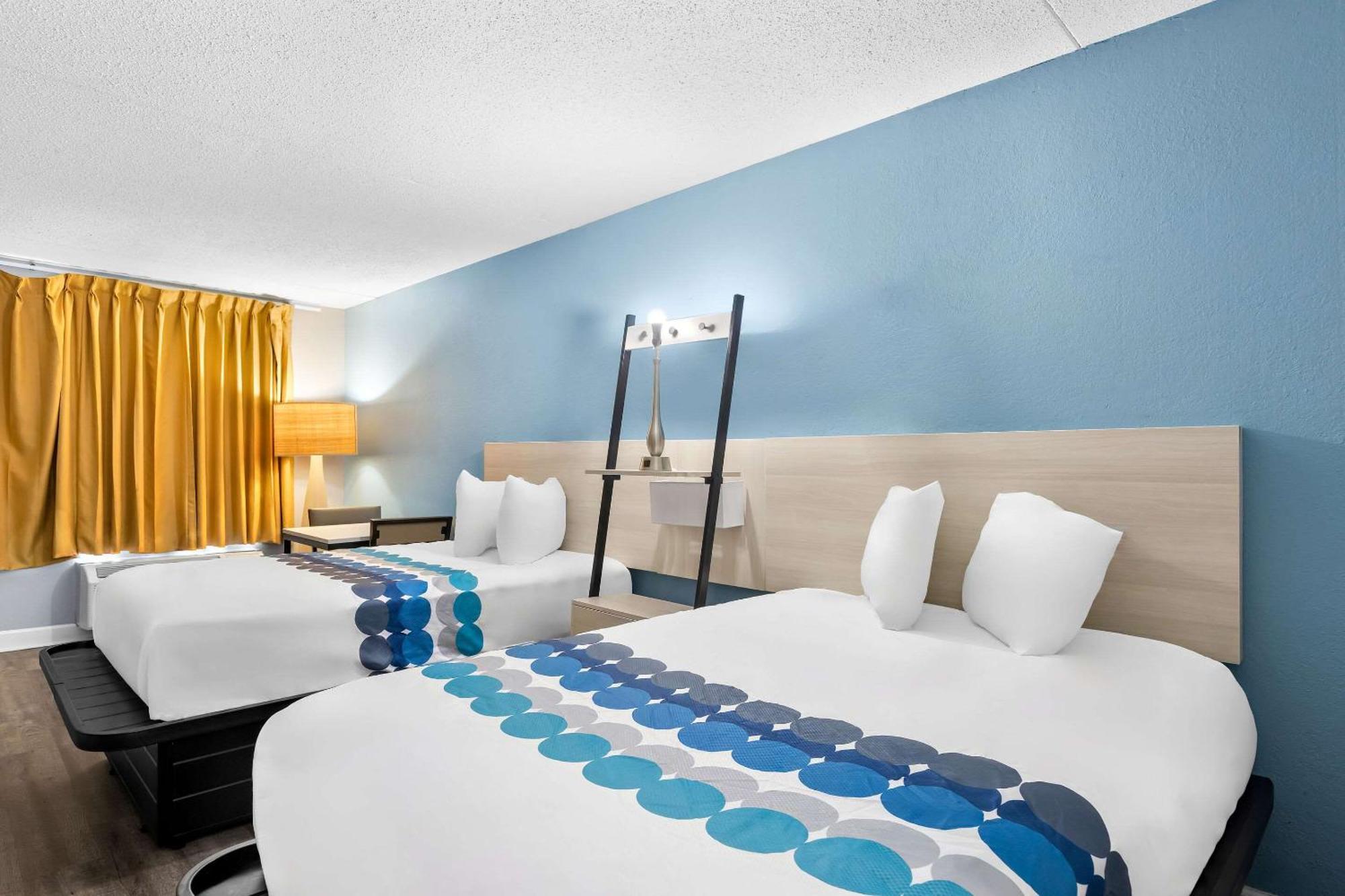 Suburban Studios By Choice Hotels - Award Winning - New 2024 - Walk To Eateries & Grocery - Ultra Sparkling - Garden Rooms - Designer Lighting & Right Off I-95 - Proudly An All American Managed Property Brunswick Luaran gambar